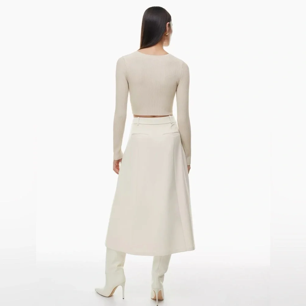 Aritzia Babaton Sculpt Knit Forefront Long Sleeve in Matte Pearl - Picture 4 of 12